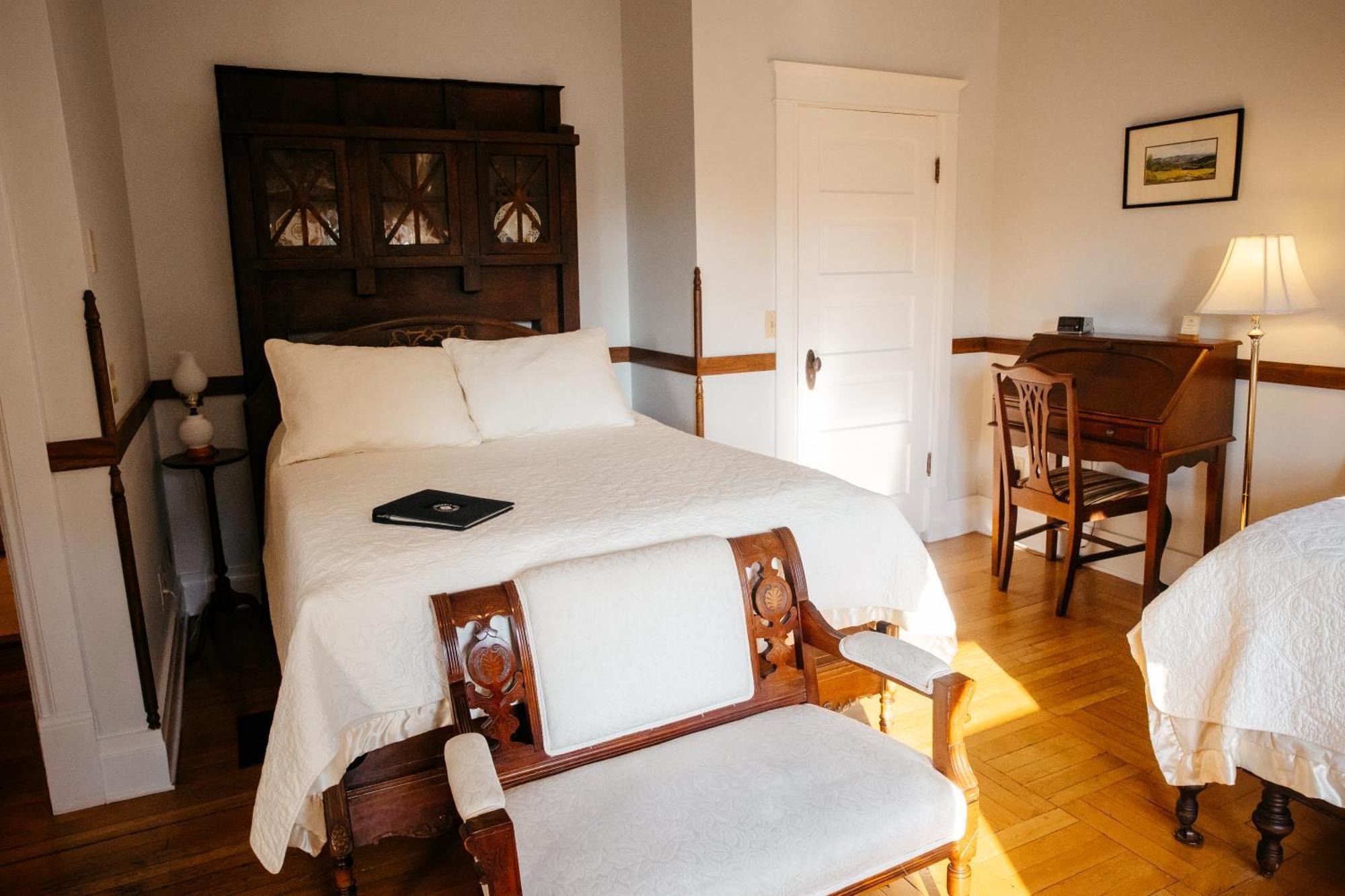 Friendly City Inn B&B Гаррісонбурґ Екстер'єр фото